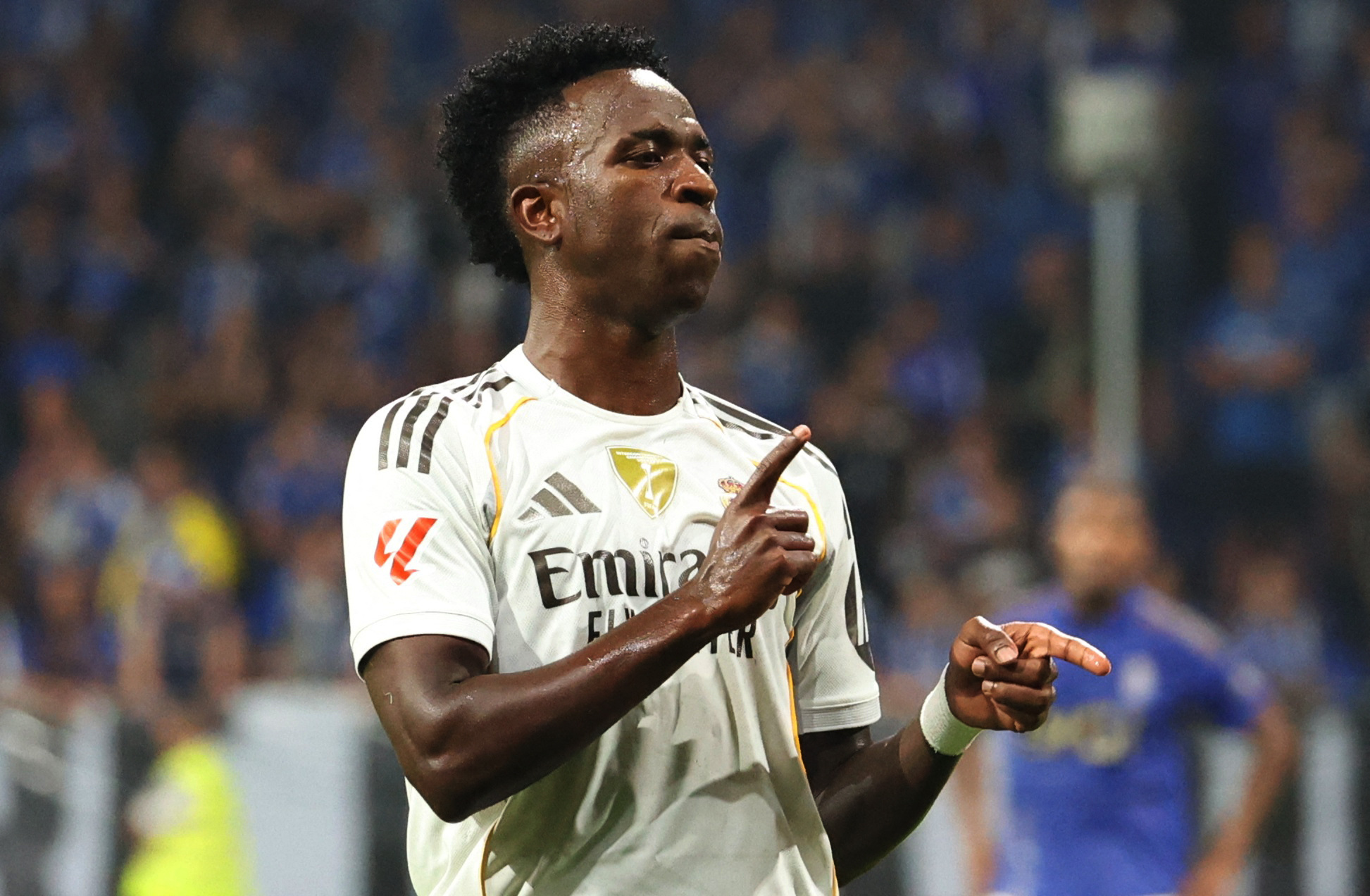 Vinícius Jr.'s Show: His Gesture to the Crowd, Goal, and Assist